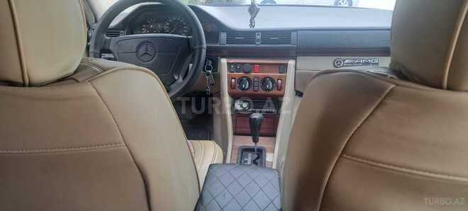 Mercedes 220 E-9