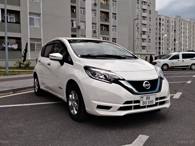 Nissan Note-2