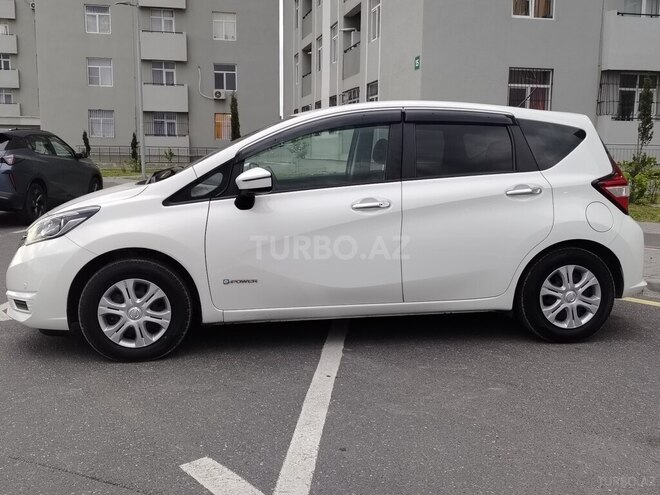 Nissan Note-5