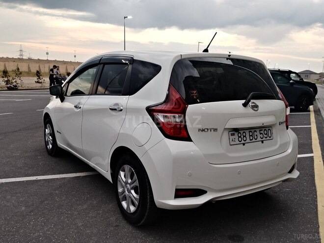 Nissan Note-7