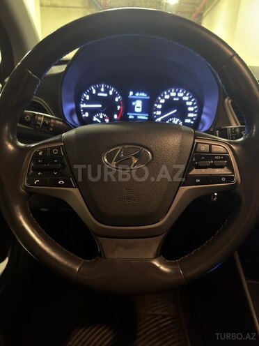 Hyundai Accent-9