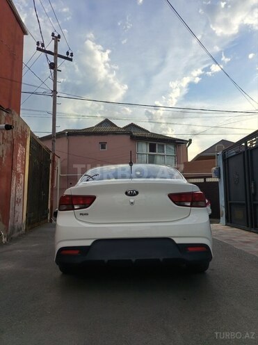 Kia Rio-10
