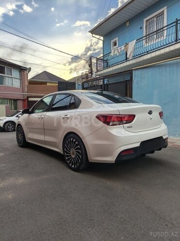 Kia Rio-12