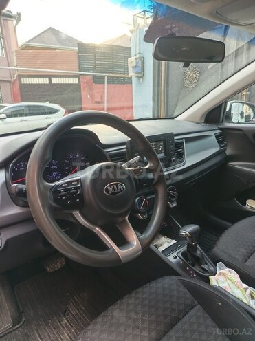 Kia Rio-16