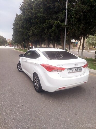 Hyundai Elantra-5