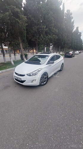 Hyundai Elantra-8