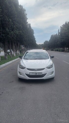 Hyundai Elantra-1