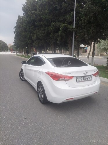 Hyundai Elantra-6