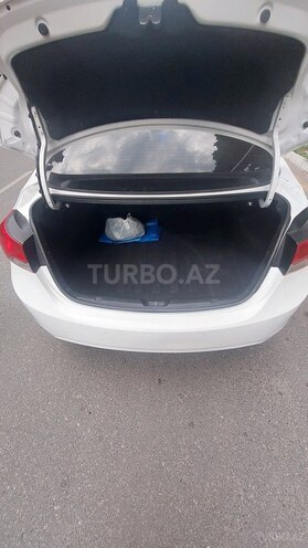 Hyundai Elantra-11