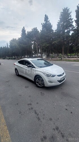 Hyundai Elantra-2