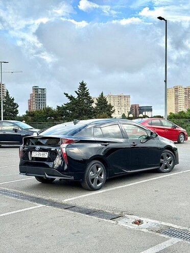Toyota Prius-10