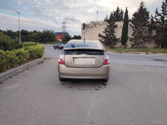 Toyota Prius-4