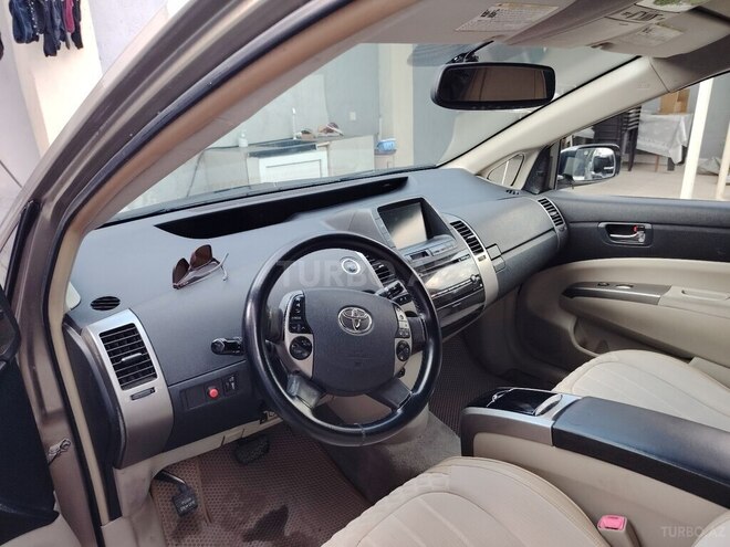Toyota Prius-9