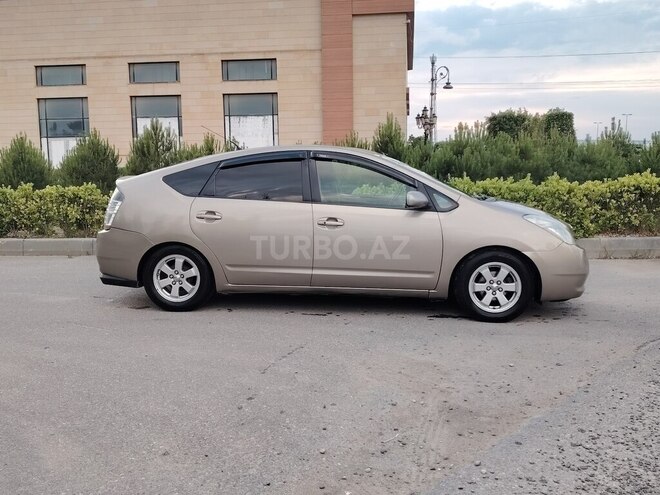 Toyota Prius-11