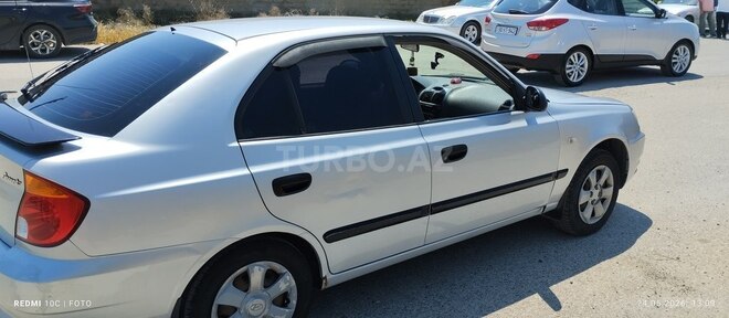 Hyundai Accent-2