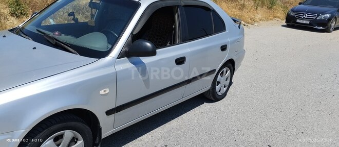 Hyundai Accent-3
