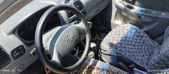 Hyundai Accent-4