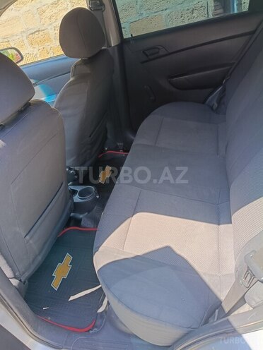 Chevrolet Aveo-5