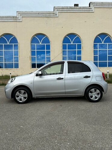 Nissan March-6