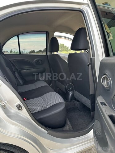 Nissan March-11