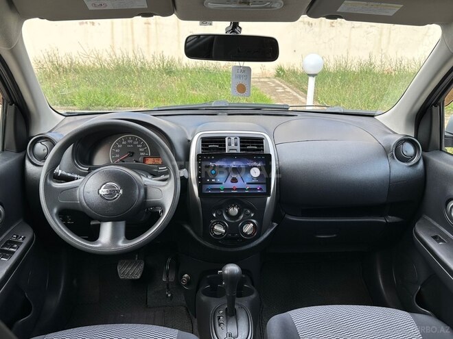Nissan March-10