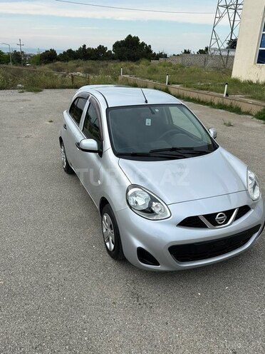 Nissan March-9
