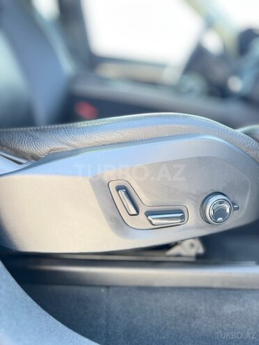 Volvo XC90-12