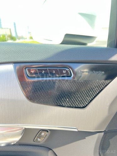 Volvo XC90-10