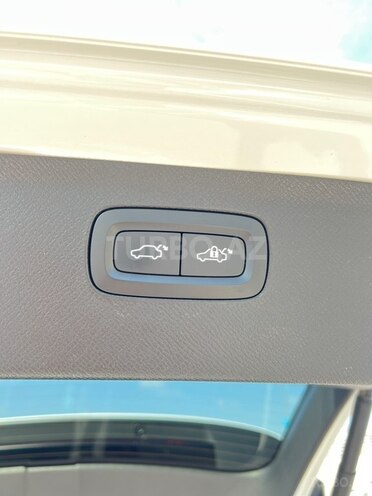 Volvo XC90-13