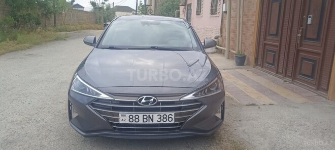 Hyundai Elantra-1