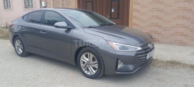 Hyundai Elantra-3