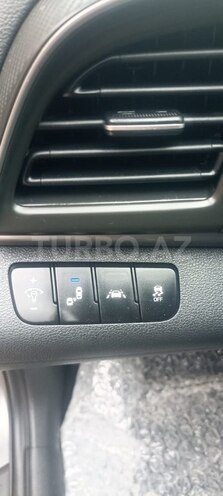 Hyundai Elantra-11