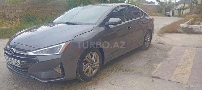 Hyundai Elantra-2