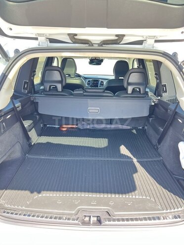 Volvo XC90-21