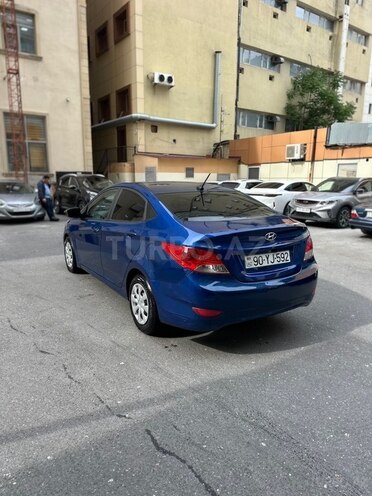 Hyundai Accent-9