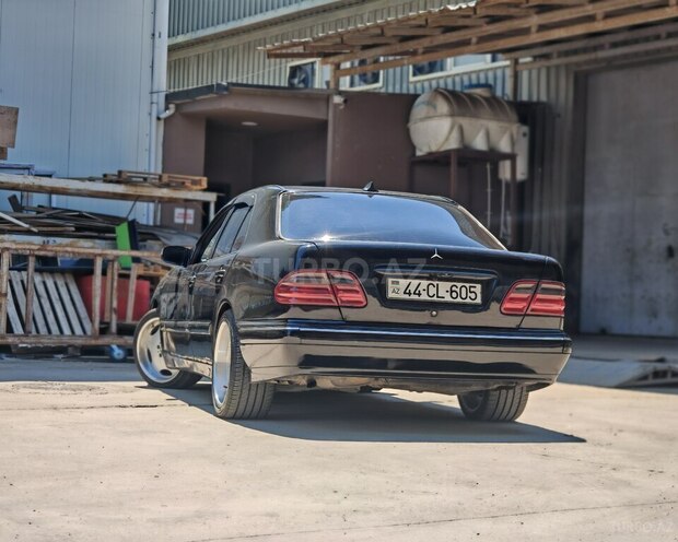Mercedes E 220-4