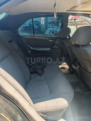Mercedes E 220-8