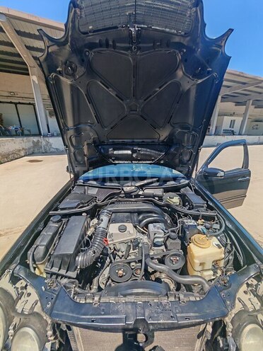 Mercedes E 220-10