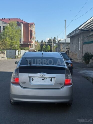Toyota Prius-2