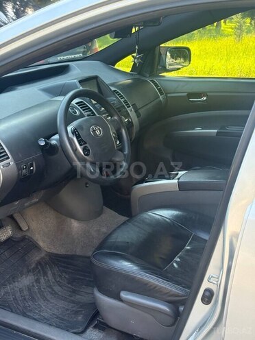 Toyota Prius-8