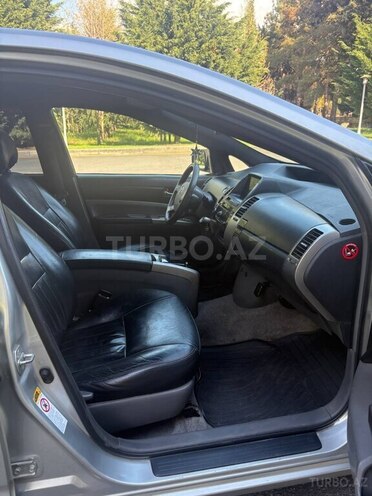 Toyota Prius-7