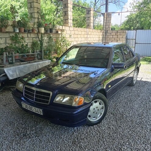 Mercedes C 200-1