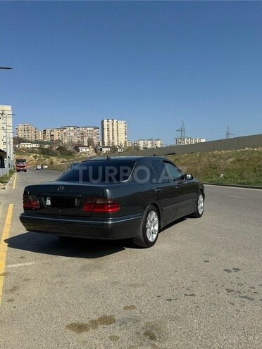 Mercedes E 220-7