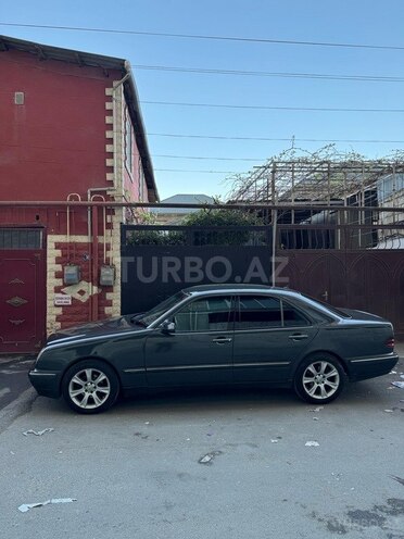 Mercedes E 220-2