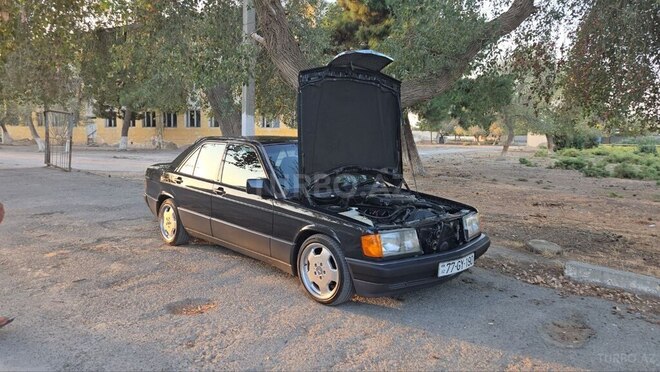 Mercedes 190-1