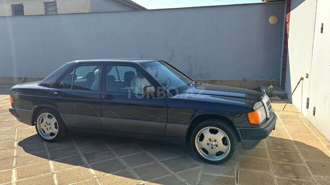 Mercedes 190-12