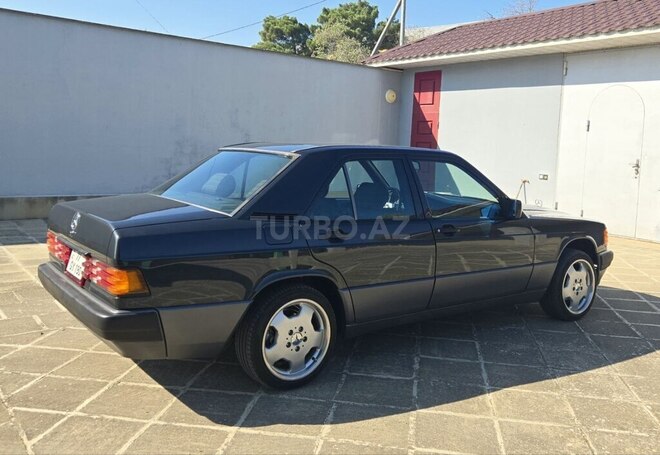 Mercedes 190-13