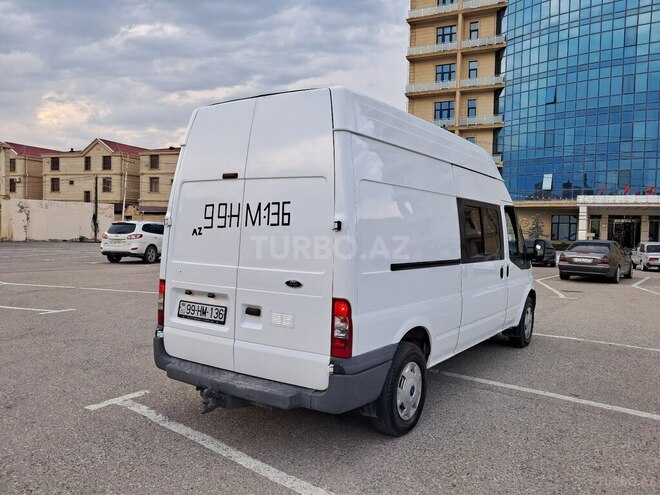 Ford Transit-12