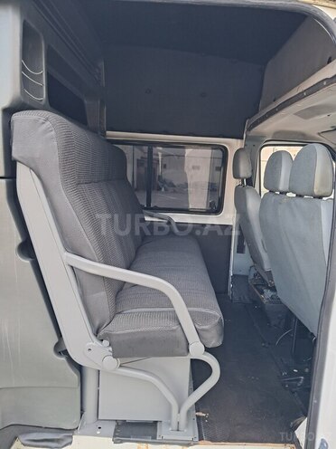 Ford Transit-14