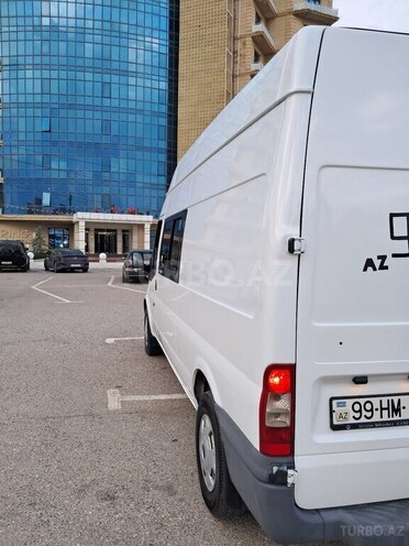 Ford Transit-11